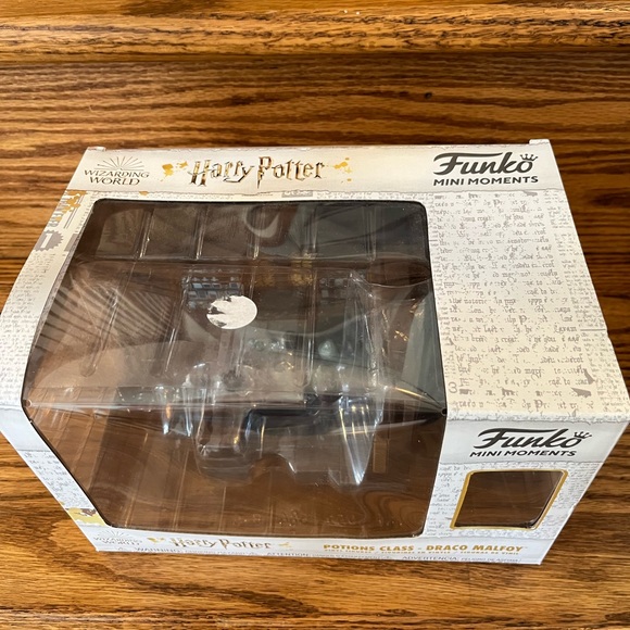 NEW Harry Potter Bundle -Funko Draco Malfoy and Squishmallow Gryffindor Lion - Picture 9 of 10